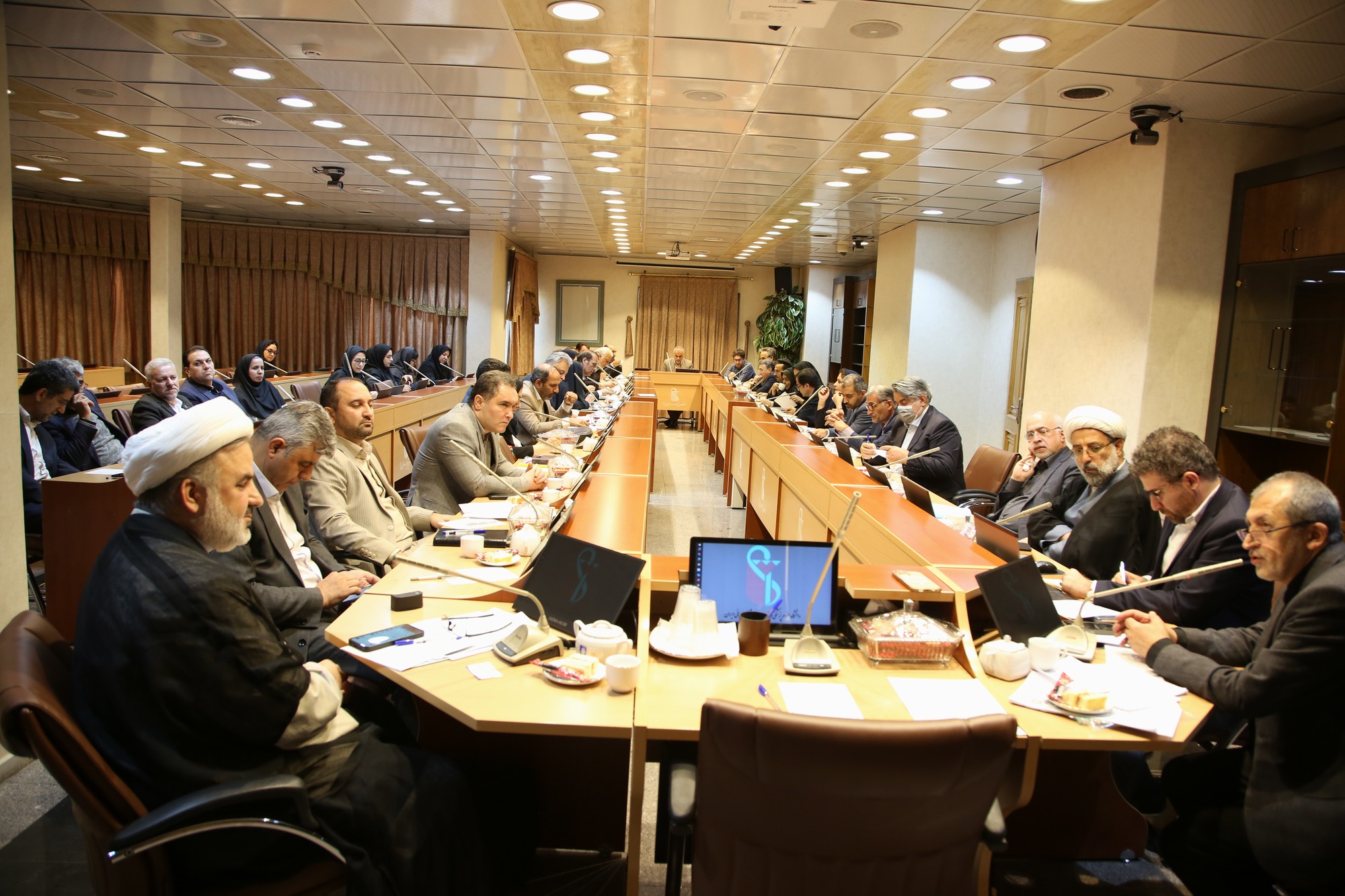 کمیته صیانت از حقوق مردم در سلامت و امنیت غذایی استان تهران در تاریخ 20 آبان 1404 برگزارشد.